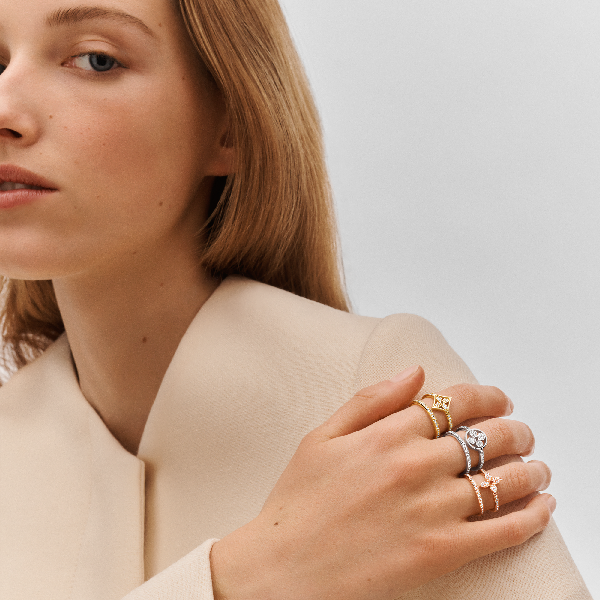 Idylle Blossom Two-Row Ring, Yellow Gold And Diamonds  in Jewellery's Categories All Fine Jewellery collections by Louis Vuitton (Product zoom)